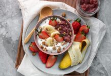 면역력 높이는 건강 식습관, 일상에서 실천하세요 sliced fruits on white ceramic plate