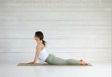 척추측만증과 필라테스: “휘어진 척추, 운동으로 펴질까?” 슈로스 공법과 필라테스의 만남 Woman doing cobra pose on yoga mat