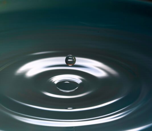 ‘마음 돌봄’이 건강 트렌드…한국인의 일상 속 스트레스 관리법 water ripple